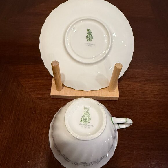 Royal Doulton English Tea Cup and Saucer Set - Picture 3 of 3